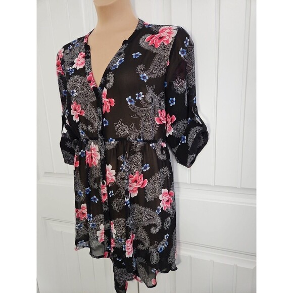 Torrid Top Hi Lo Button Front Roll Tab Sleeve Paisley And Floral Size 2 us 18-20 - Picture 3 of 10